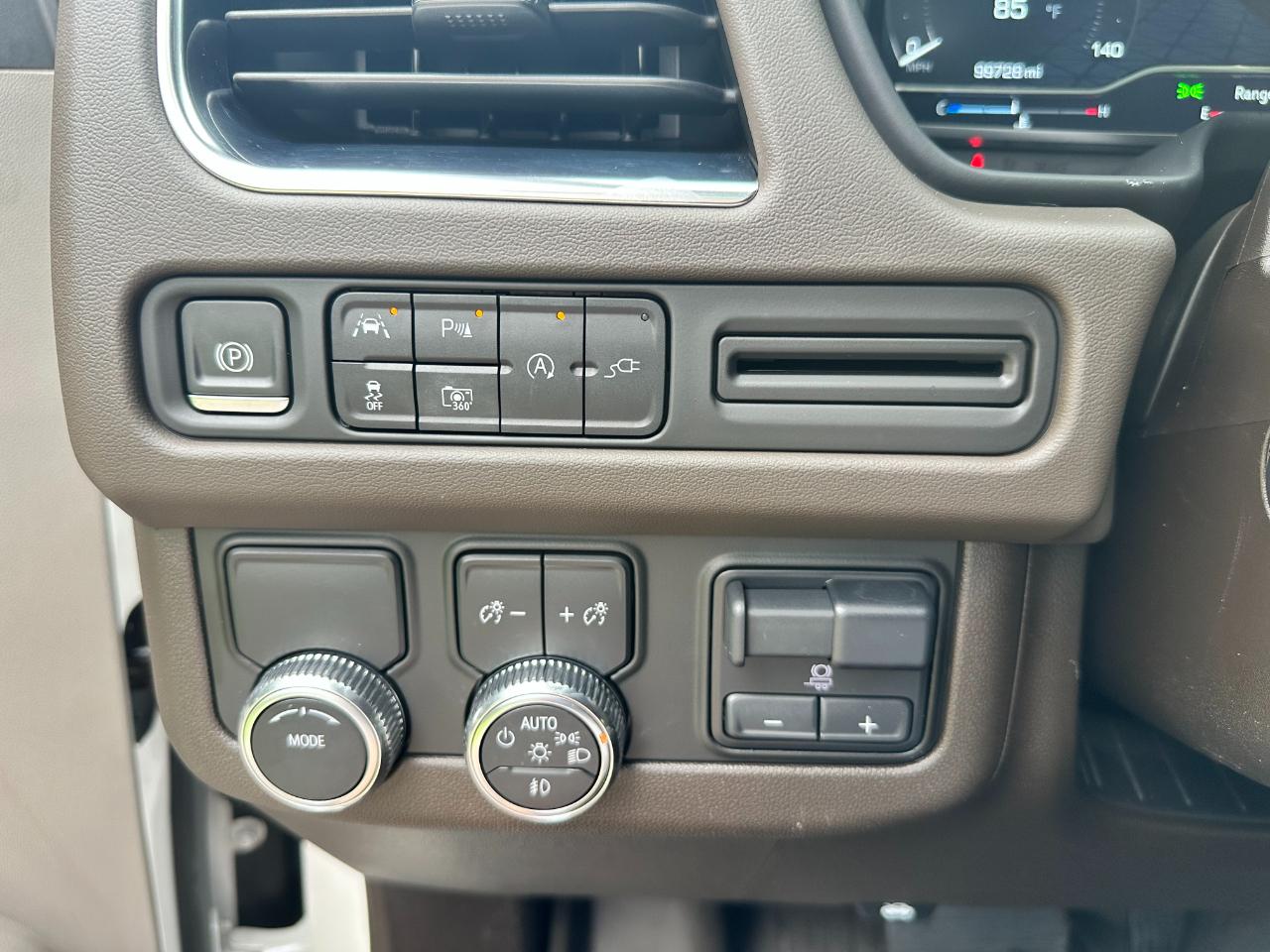 GMC Yukon 2WD 4dr SLT 2022