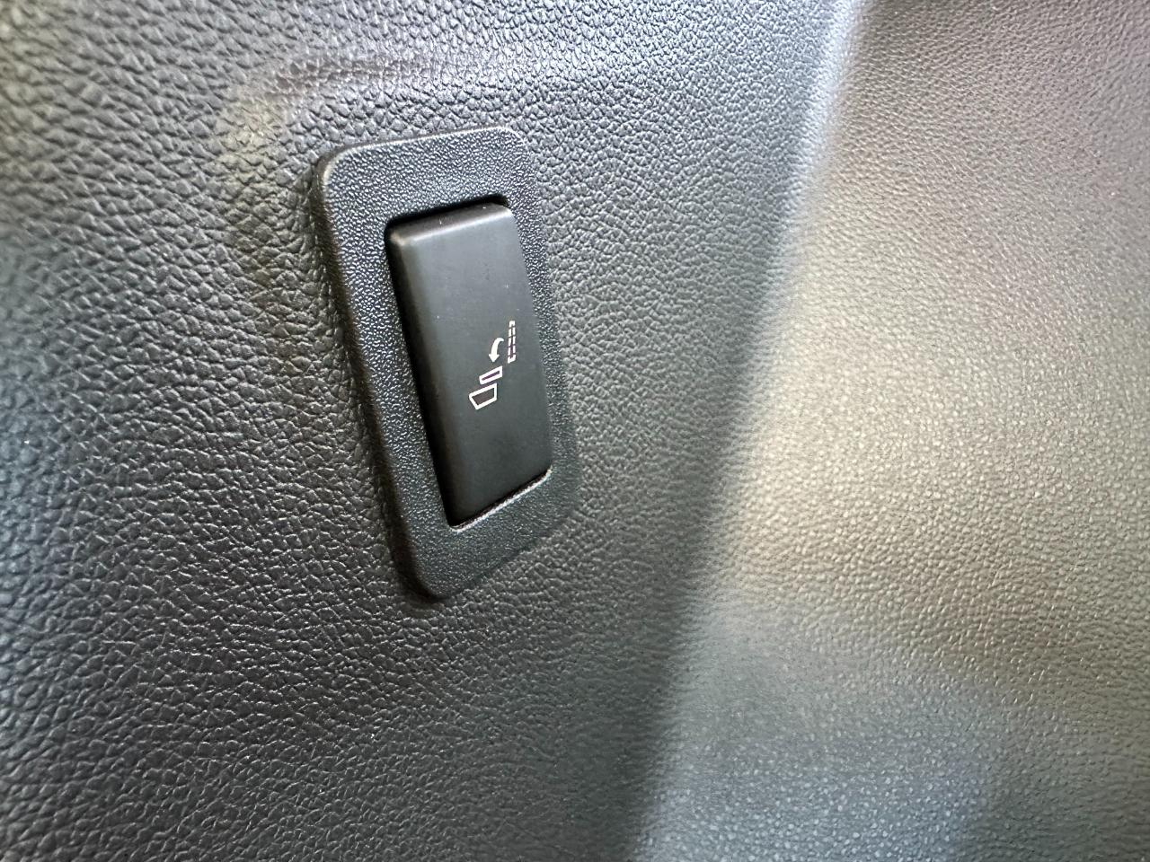 Cadillac Escalade 2WD 4dr Sport 2021