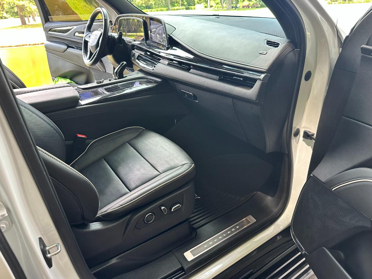 Cadillac Escalade 2WD 4dr Sport 2021