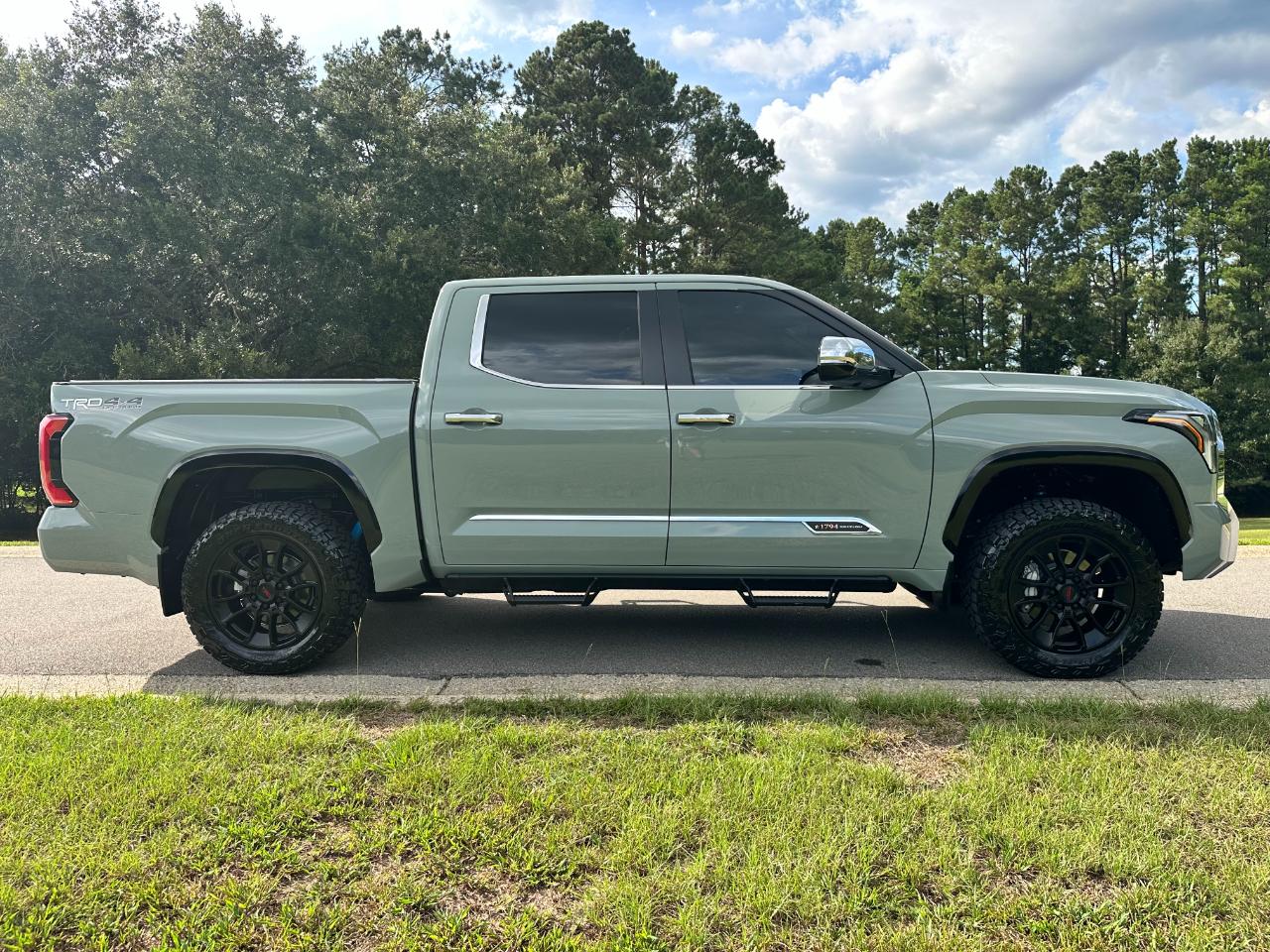 Toyota Tundra 4WD 1794 Edition CrewMax 5.5' Bed (Natl) 2026