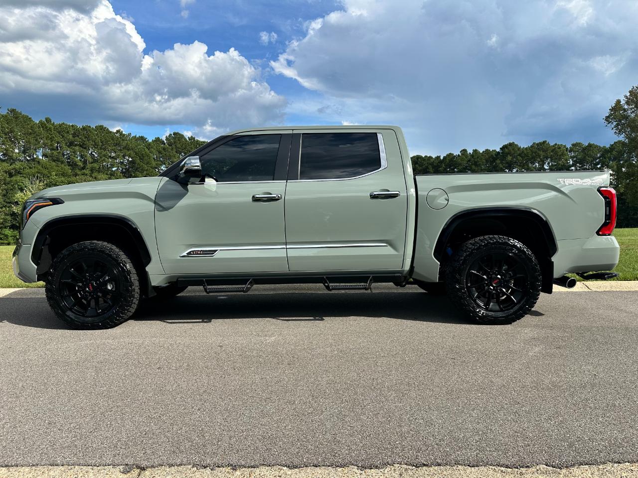 Toyota Tundra 4WD 1794 Edition CrewMax 5.5' Bed (Natl) 2026