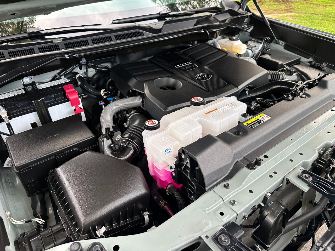 Toyota Tundra 4WD 1794 Edition CrewMax 5.5' Bed (Natl) 2026
