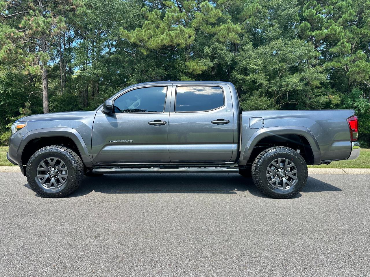 Toyota Tacoma 2WD SR5 Double Cab 5' Bed V6 AT (Natl) 2022