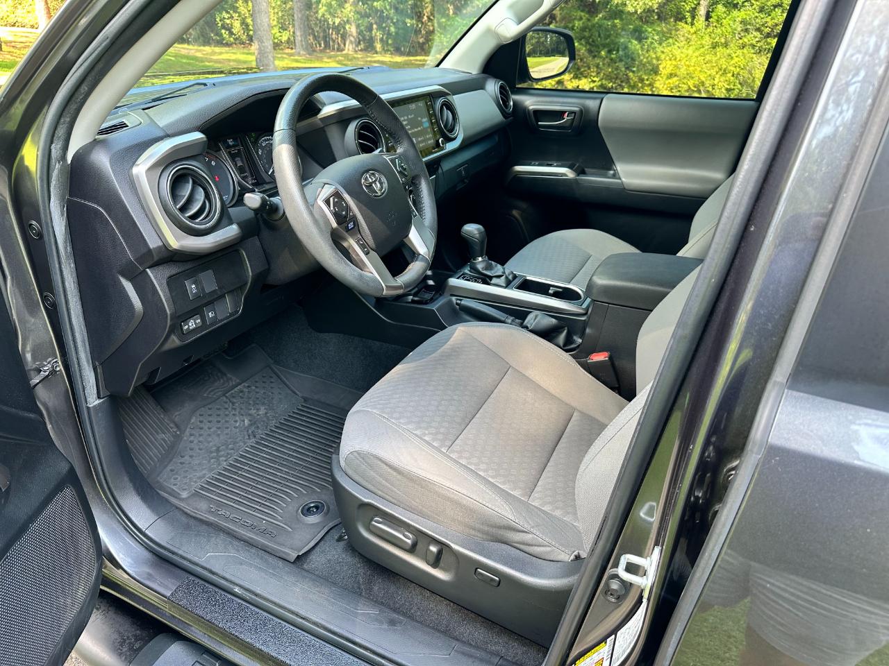 Toyota Tacoma 2WD SR5 Double Cab 5' Bed V6 AT (Natl) 2022