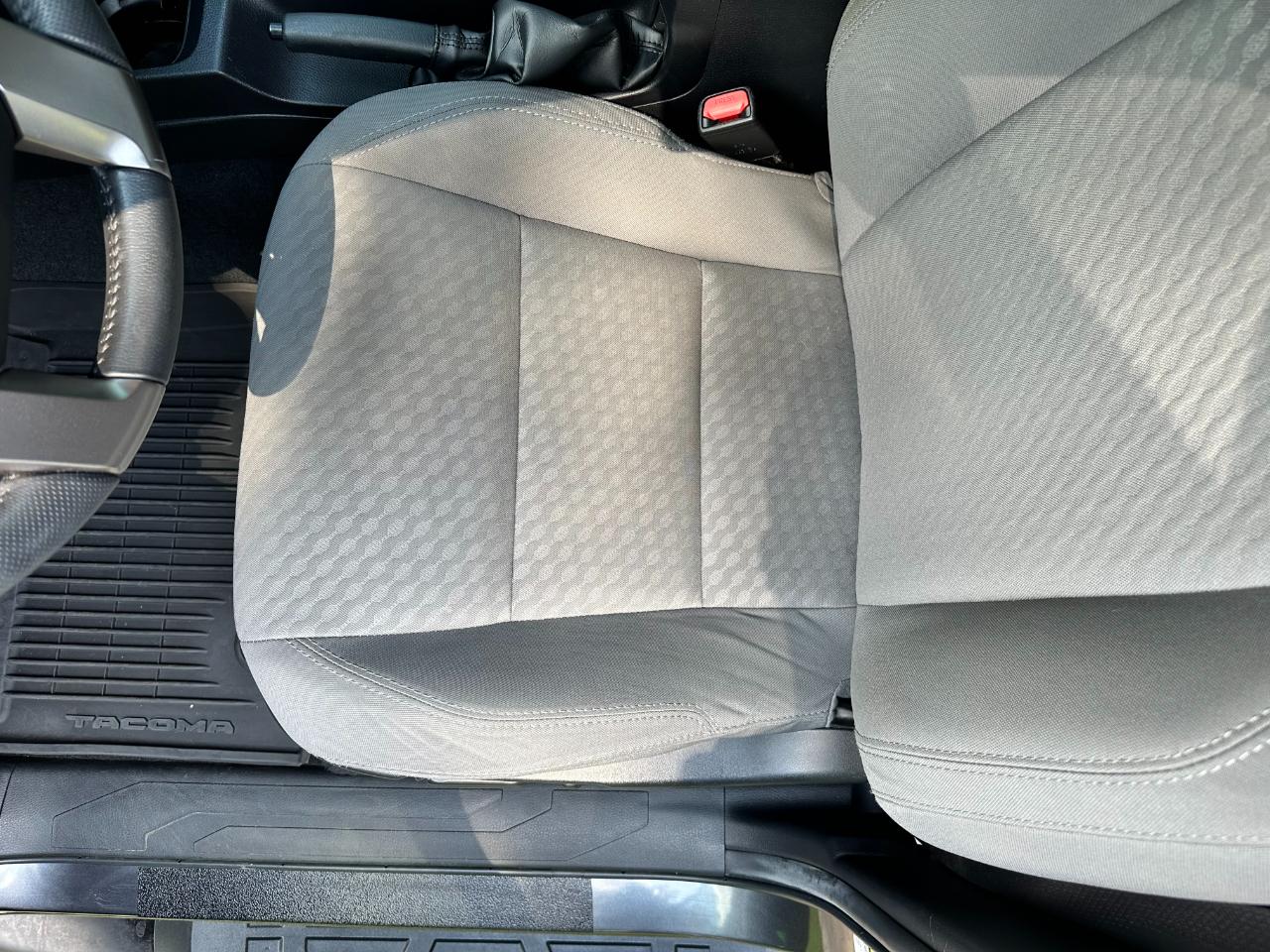 Toyota Tacoma 2WD SR5 Double Cab 5' Bed V6 AT (Natl) 2022