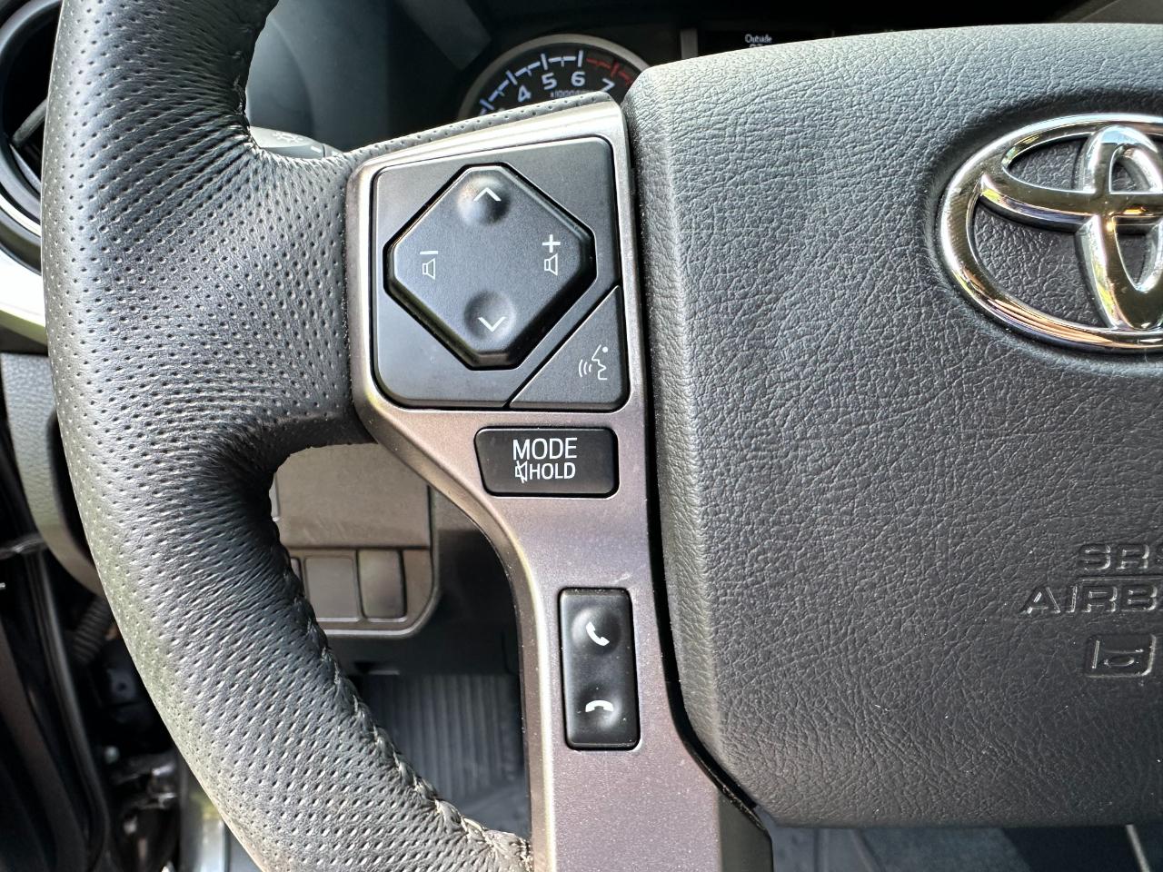 Toyota Tacoma 2WD SR5 Double Cab 5' Bed V6 AT (Natl) 2022