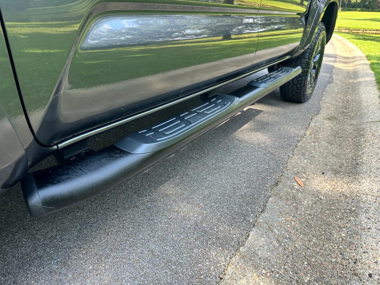 Toyota Tacoma 2WD SR5 Double Cab 5' Bed V6 AT (Natl) 2022