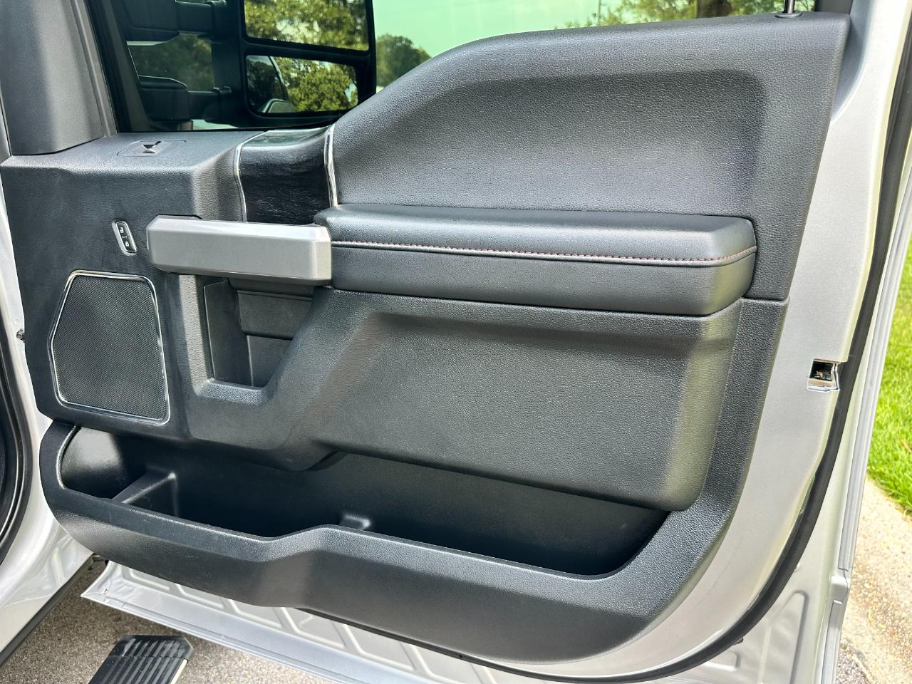 Ford Super Duty F-250 SRW Platinum 4WD Crew Cab 6.75' Box 2019