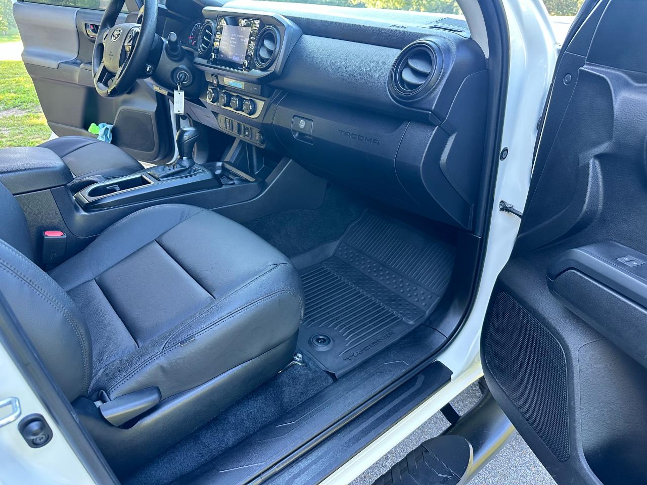 Toyota Tacoma 4WD SR Double Cab 5' Bed V6 AT (Natl) 2023