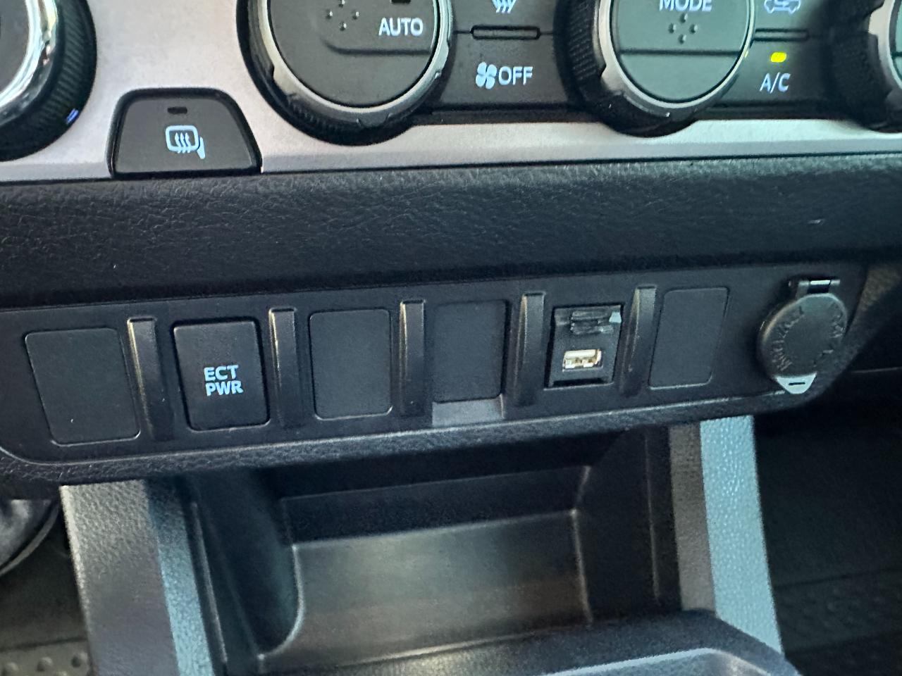 Toyota Tacoma 4WD SR Double Cab 5' Bed V6 AT (Natl) 2023