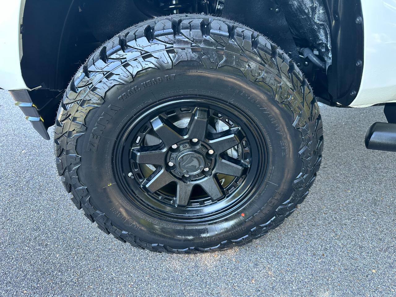 Toyota Tacoma 4WD SR Double Cab 5' Bed V6 AT (Natl) 2023