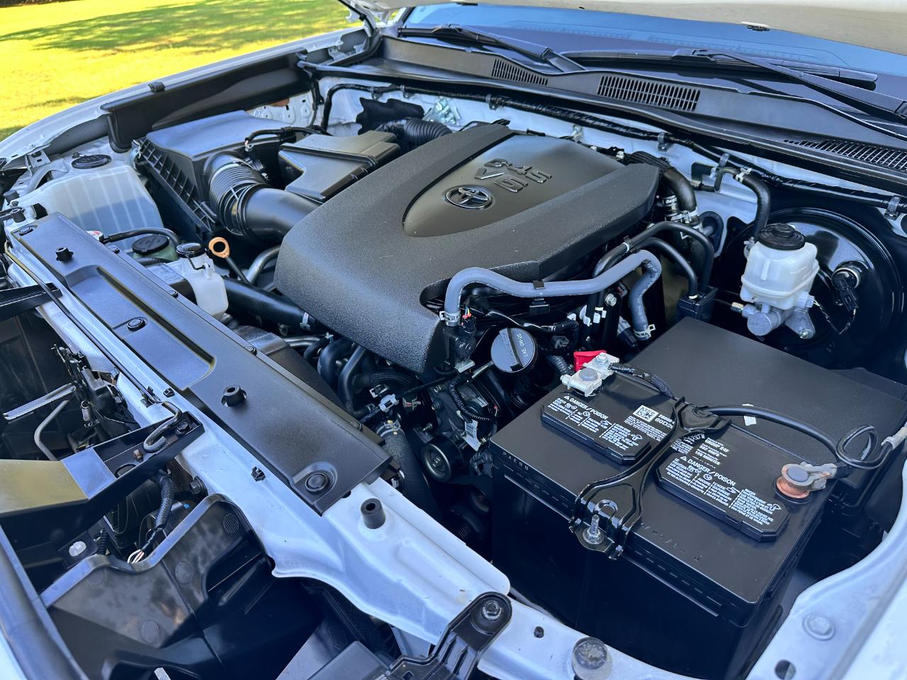 Toyota Tacoma 4WD SR Double Cab 5' Bed V6 AT (Natl) 2023