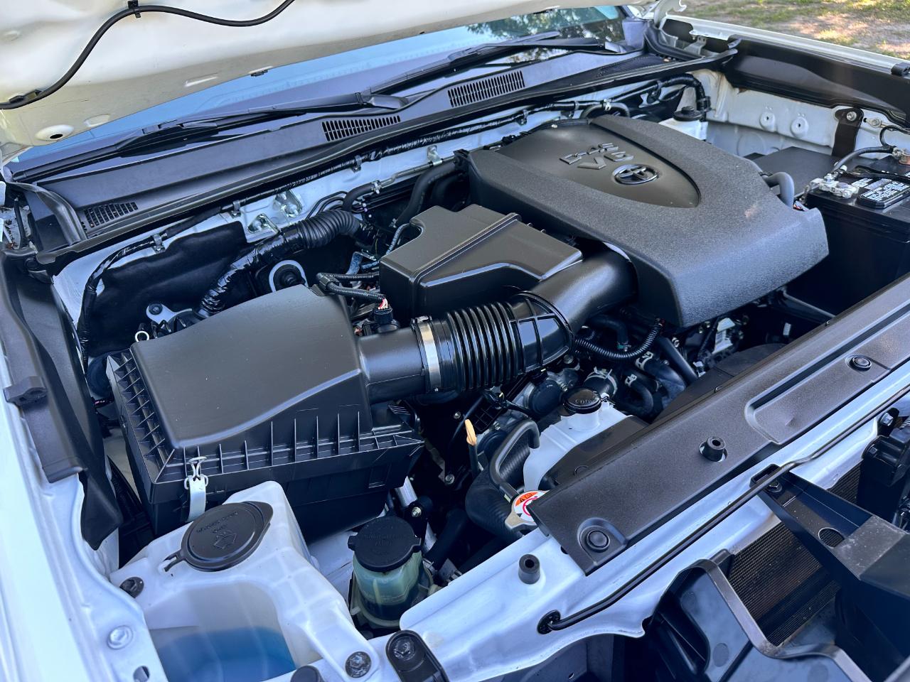 Toyota Tacoma 4WD SR Double Cab 5' Bed V6 AT (Natl) 2023