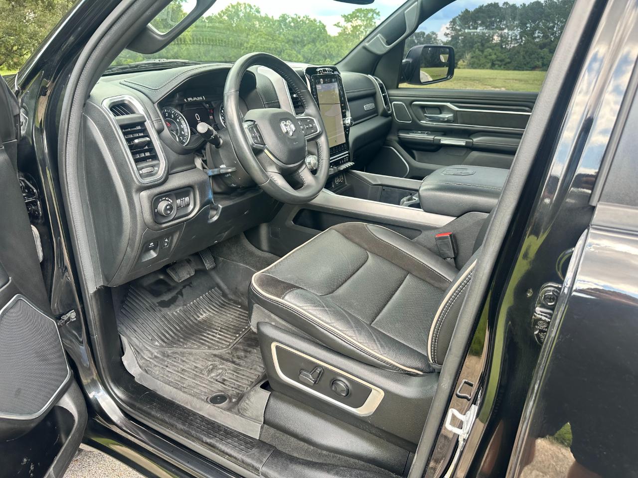 RAM 1500 Laramie 4x4 Crew Cab 5'7" Box 2023