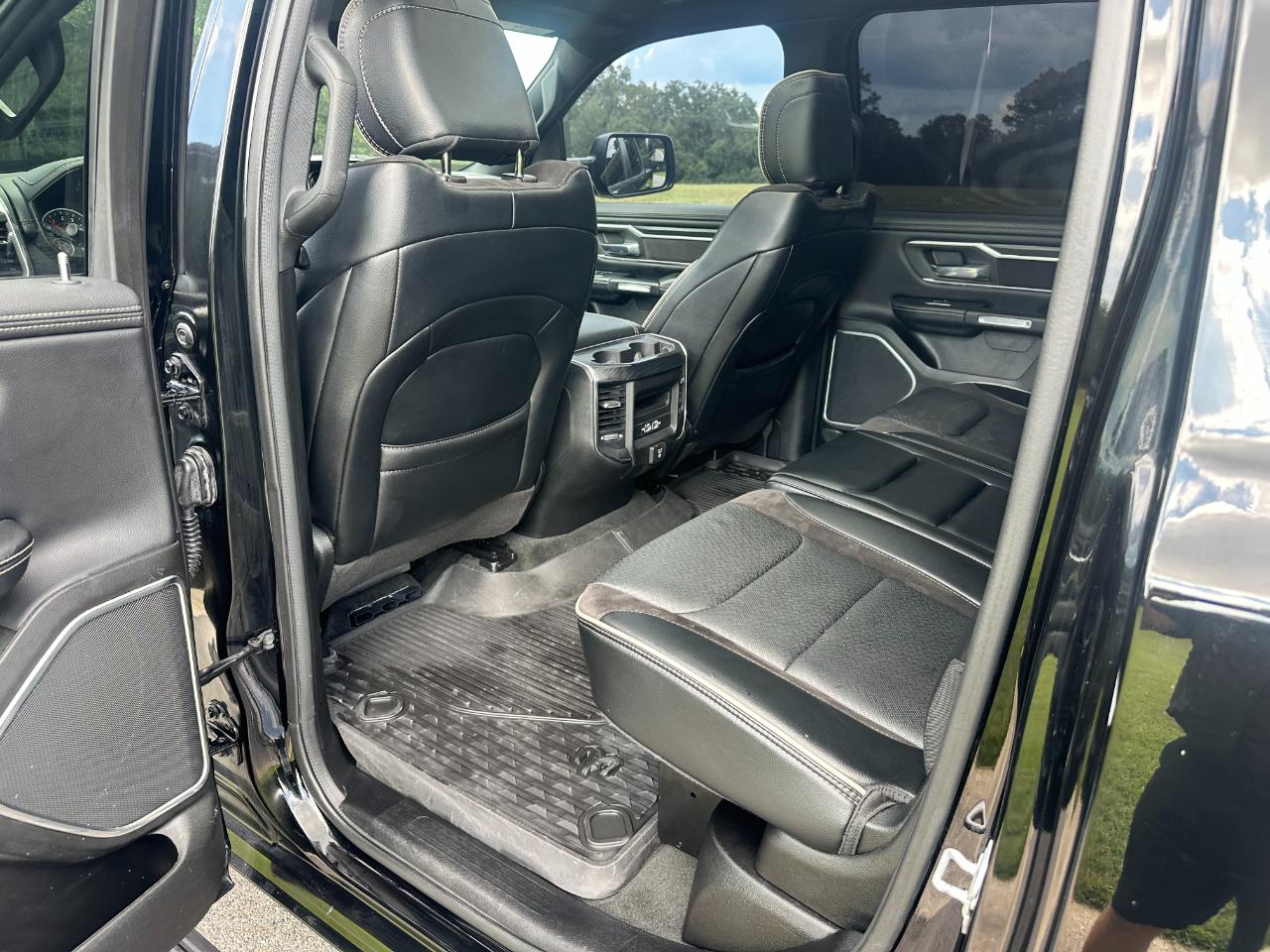 RAM 1500 Laramie 4x4 Crew Cab 5'7" Box 2023