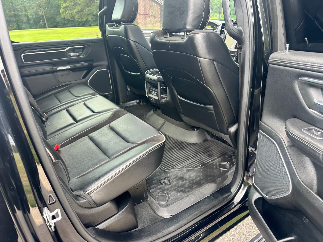 RAM 1500 Laramie 4x4 Crew Cab 5'7" Box 2023