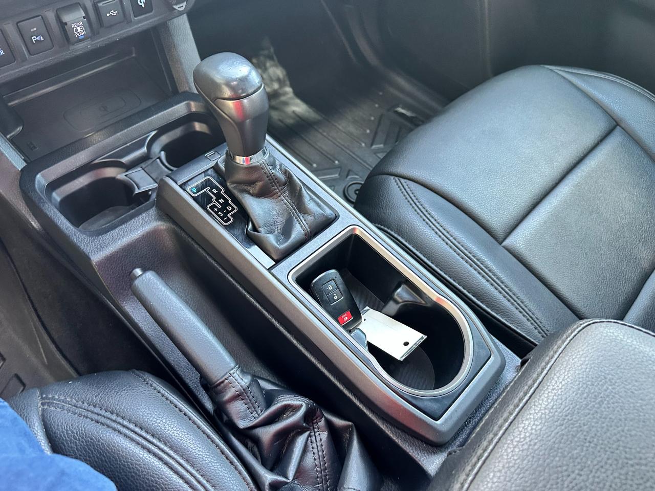 Toyota Tacoma 4WD TRD Off Road Double Cab 6' Bed V6 AT (Natl) 2020