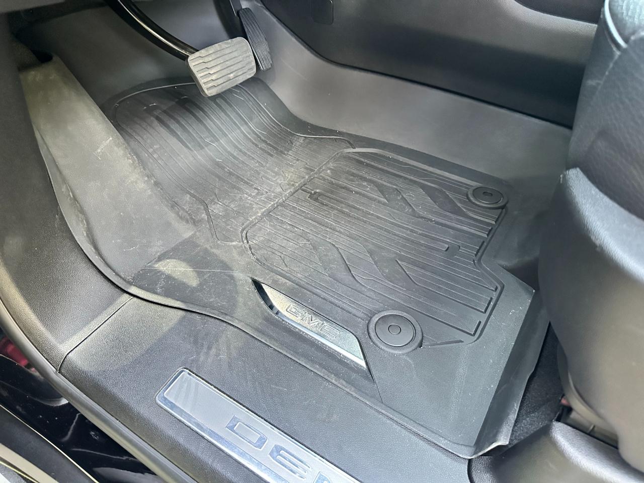 GMC Yukon 4WD 4dr Denali 2025