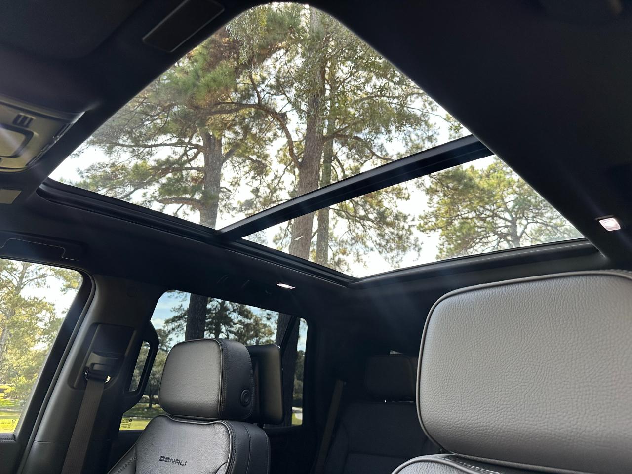 GMC Yukon 4WD 4dr Denali 2025