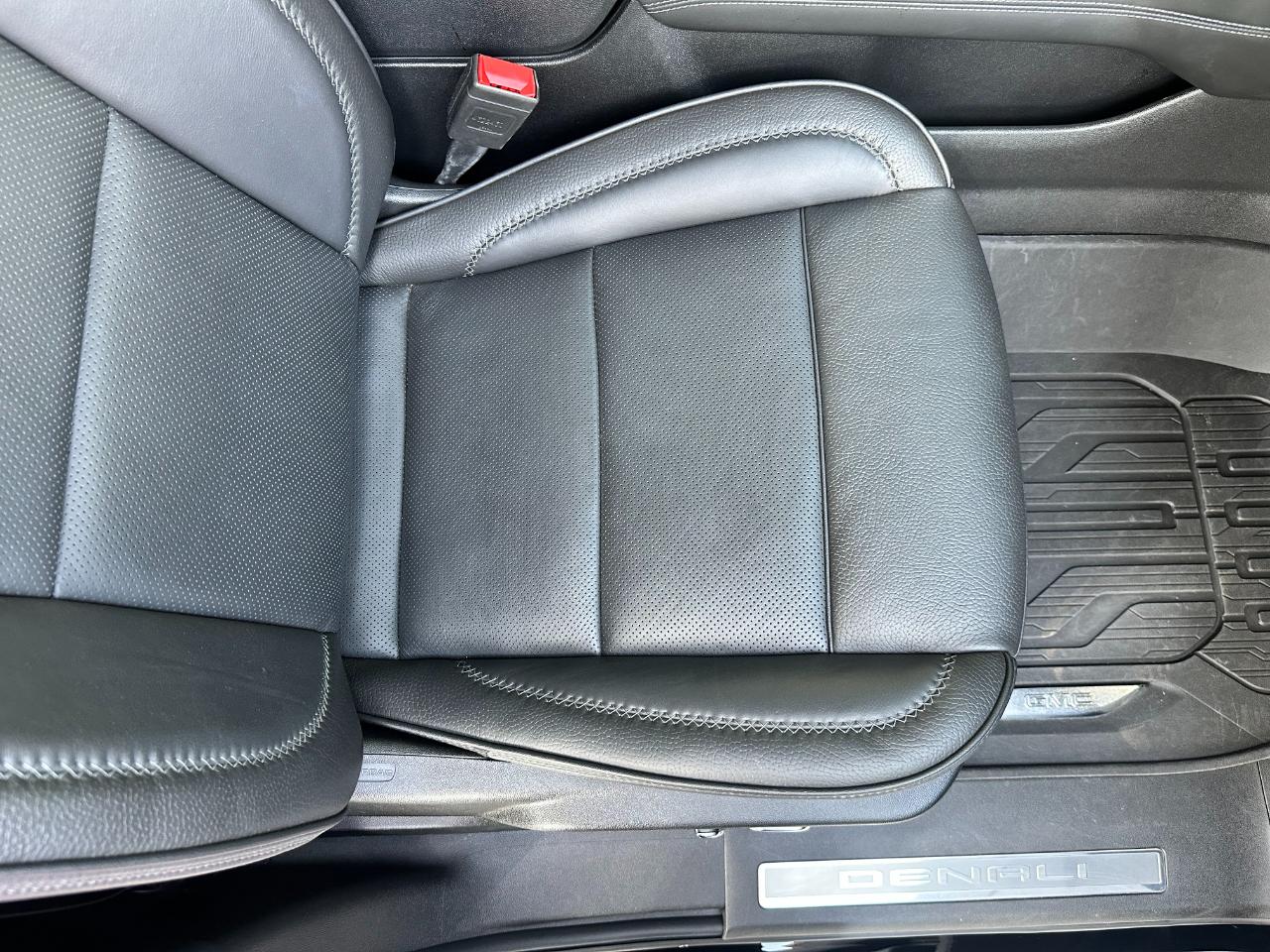 GMC Yukon 4WD 4dr Denali 2025