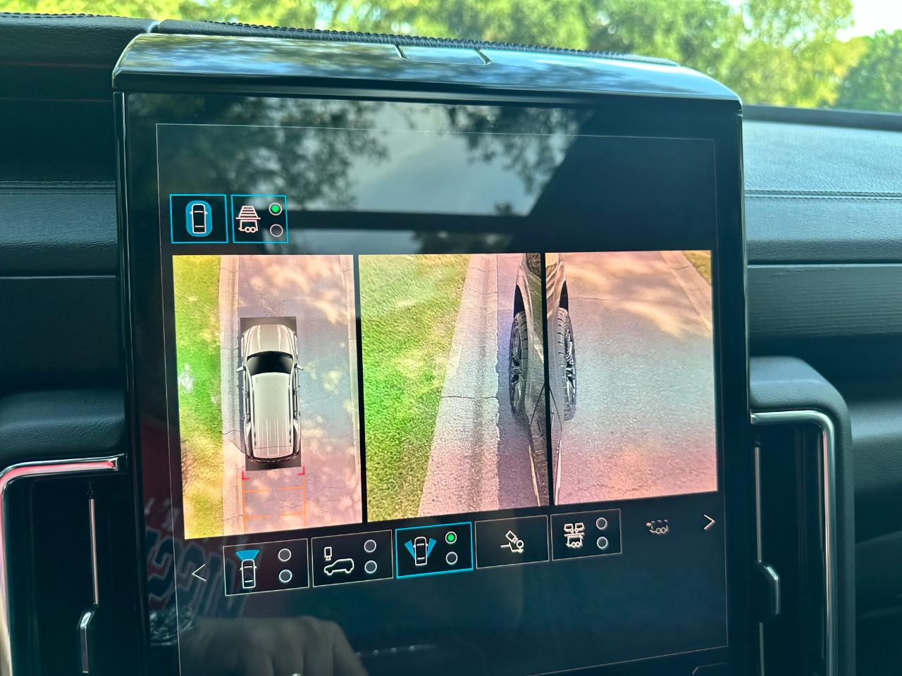 GMC Yukon 4WD 4dr Denali 2025