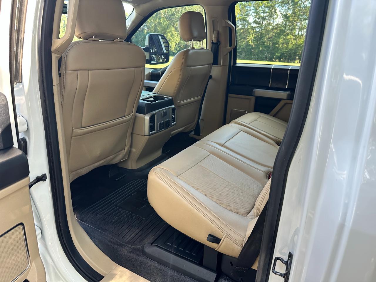 Ford Super Duty F-350 DRW Lariat 4WD Crew Cab 8' Box 2020
