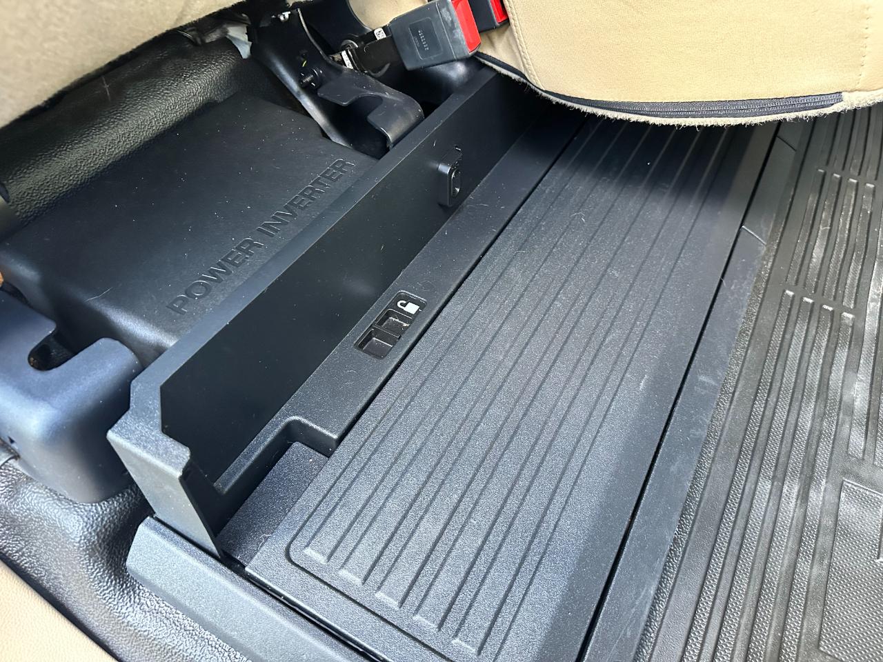 Ford Super Duty F-350 DRW Lariat 4WD Crew Cab 8' Box 2020