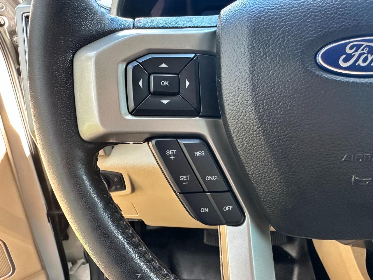 Ford Super Duty F-350 DRW Lariat 4WD Crew Cab 8' Box 2020