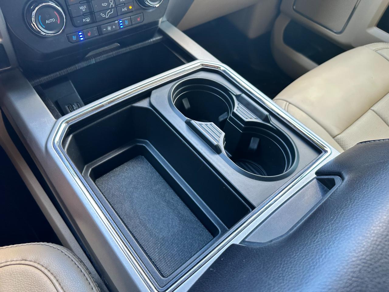 Ford Super Duty F-350 DRW Lariat 4WD Crew Cab 8' Box 2020