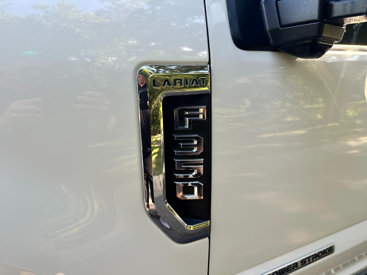 Ford Super Duty F-350 DRW Lariat 4WD Crew Cab 8' Box 2020