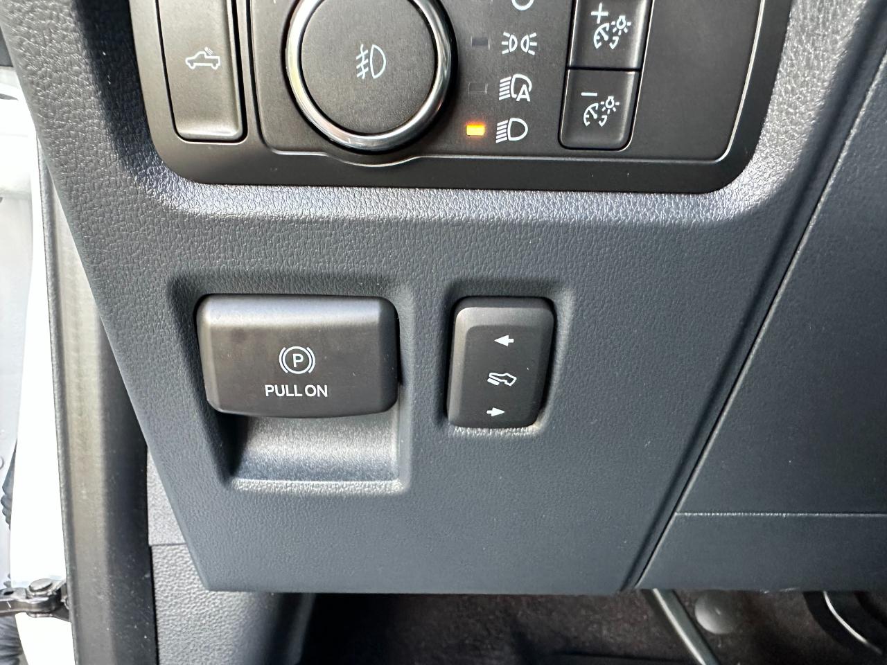 Ford F-150 Platinum 4WD SuperCrew 5.5' Box 2022