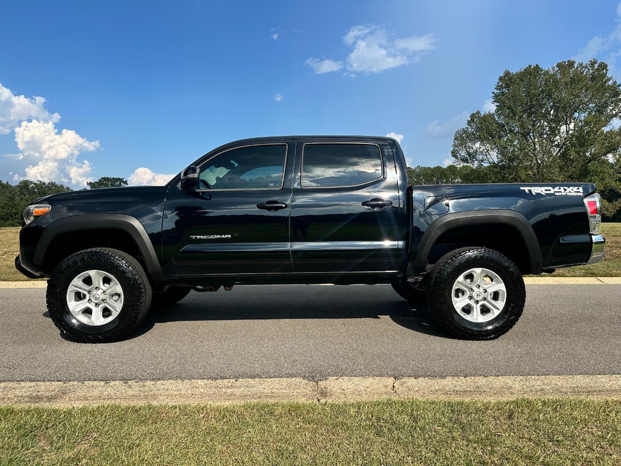 Toyota Tacoma 4WD TRD Off Road Double Cab 5' Bed V6 MT (Natl) 2020