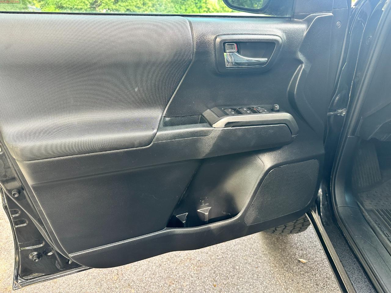Toyota Tacoma 4WD TRD Off Road Double Cab 5' Bed V6 MT (Natl) 2020