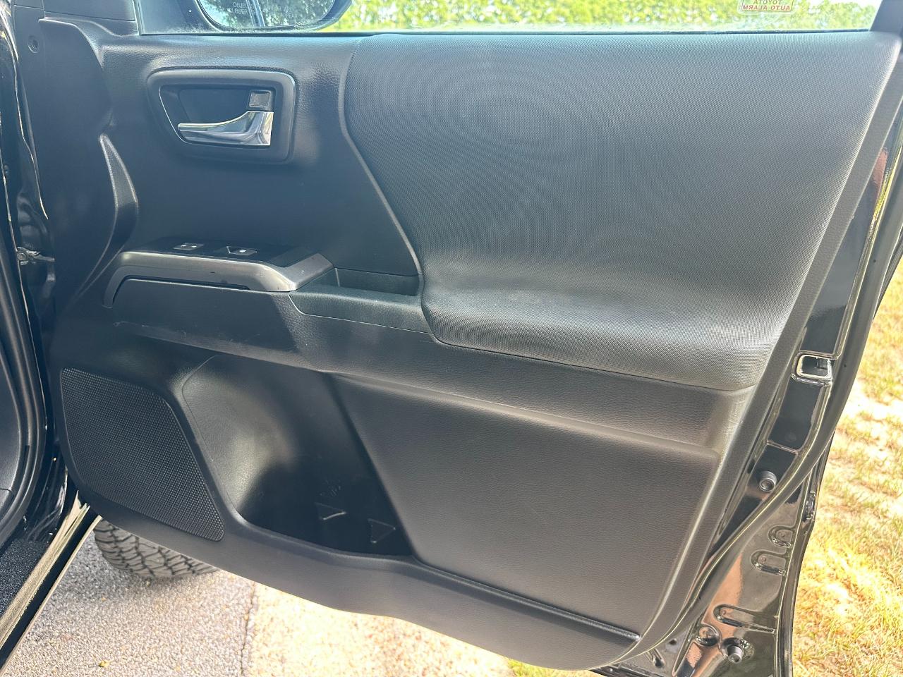 Toyota Tacoma 4WD TRD Off Road Double Cab 5' Bed V6 MT (Natl) 2020