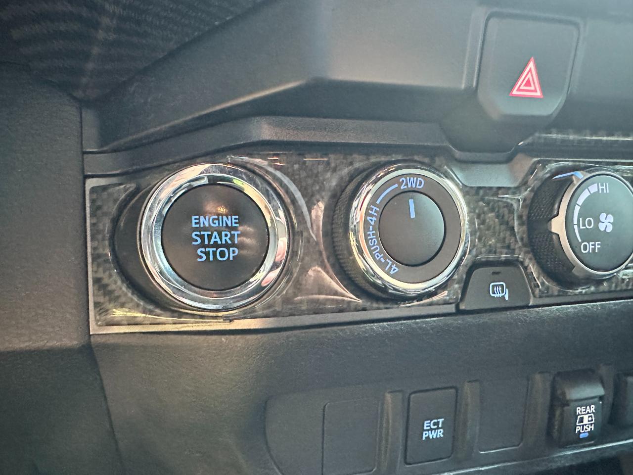 Toyota Tacoma 4WD TRD Off Road Double Cab 5' Bed V6 MT (Natl) 2020