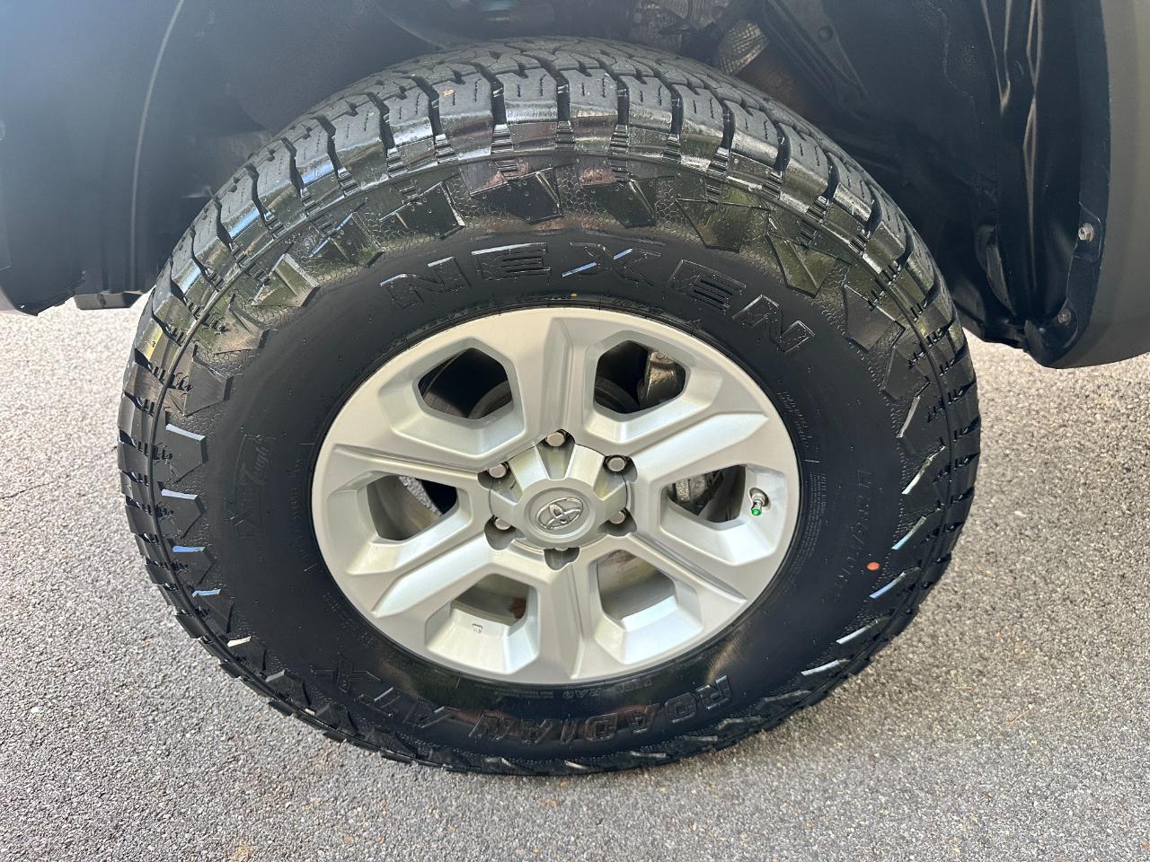 Toyota Tacoma 4WD TRD Off Road Double Cab 5' Bed V6 MT (Natl) 2020
