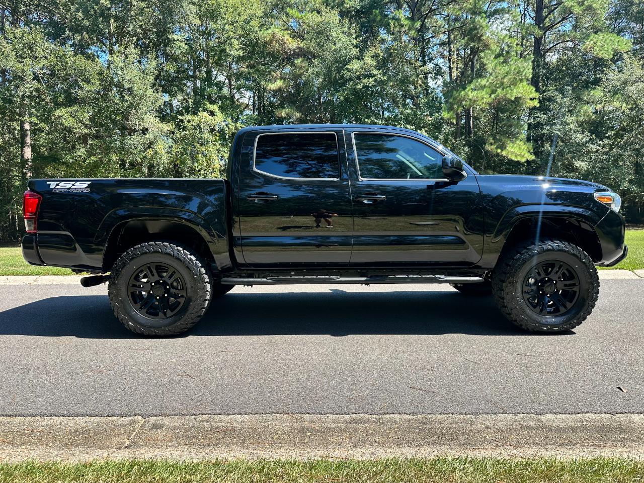 Toyota Tacoma 4WD SR Double Cab 5' Bed V6 AT (Natl) 2022