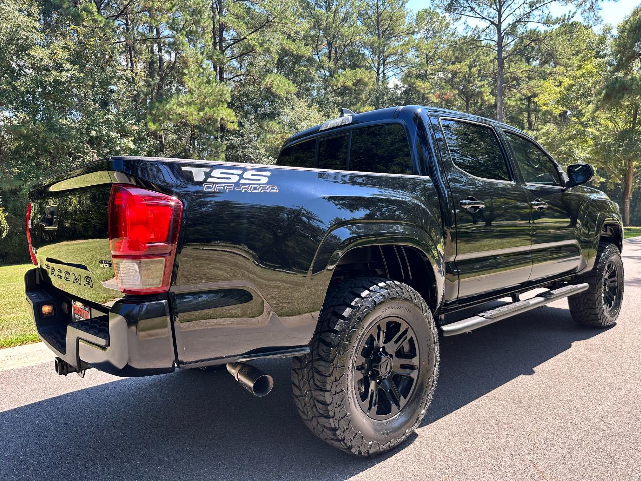 Toyota Tacoma 4WD SR Double Cab 5' Bed V6 AT (Natl) 2022