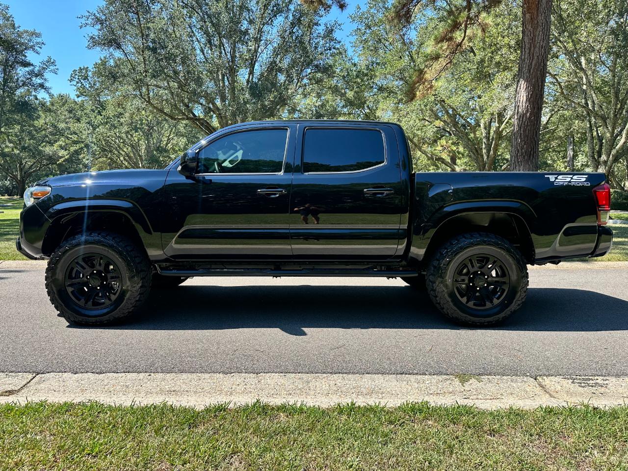 Toyota Tacoma 4WD SR Double Cab 5' Bed V6 AT (Natl) 2022