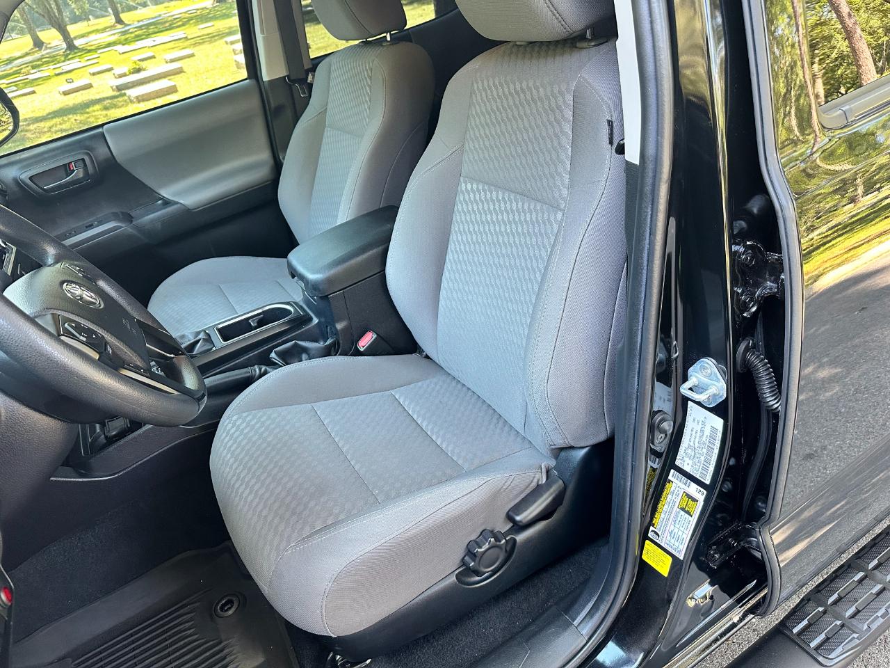 Toyota Tacoma 4WD SR Double Cab 5' Bed V6 AT (Natl) 2022