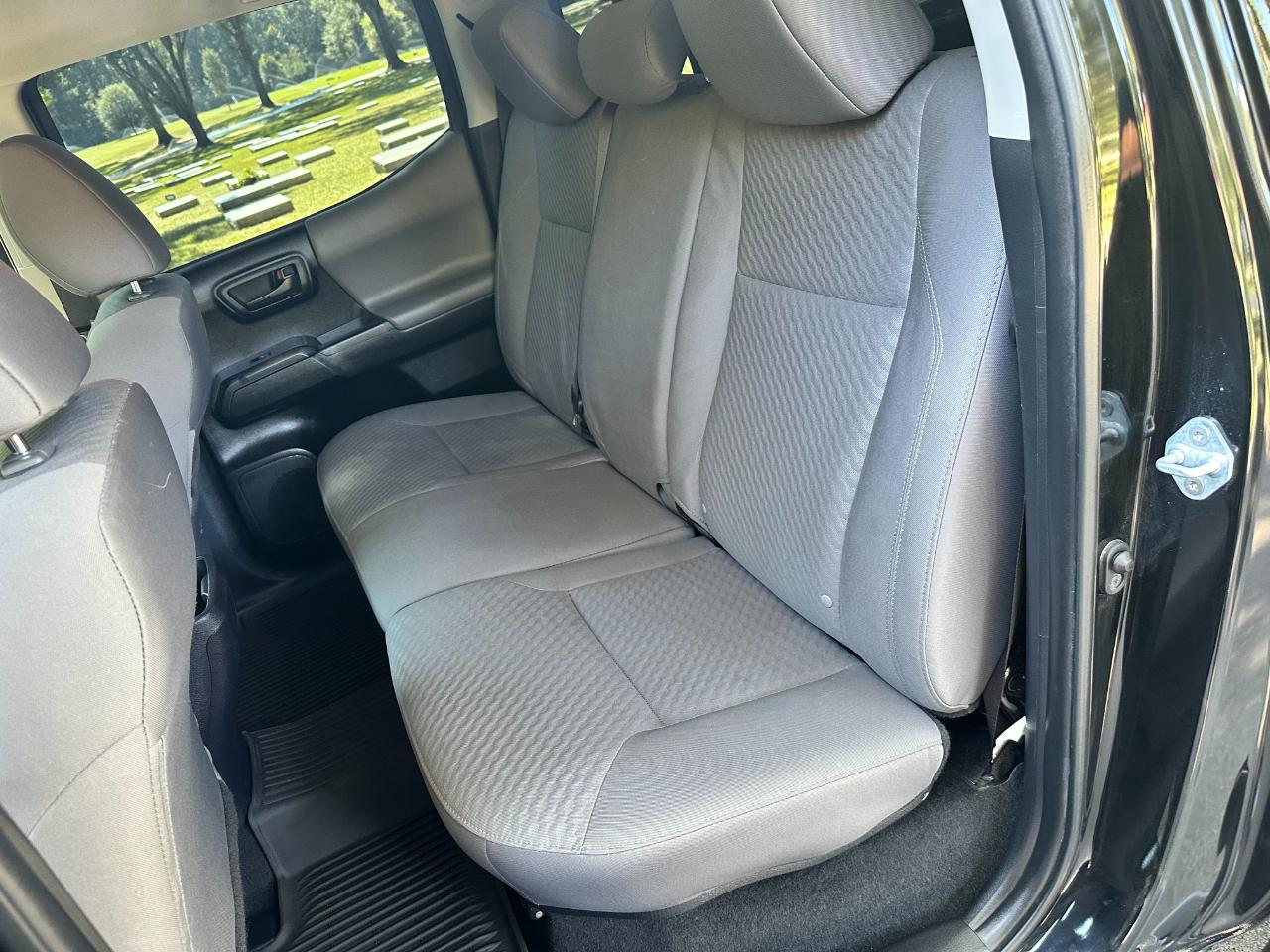 Toyota Tacoma 4WD SR Double Cab 5' Bed V6 AT (Natl) 2022
