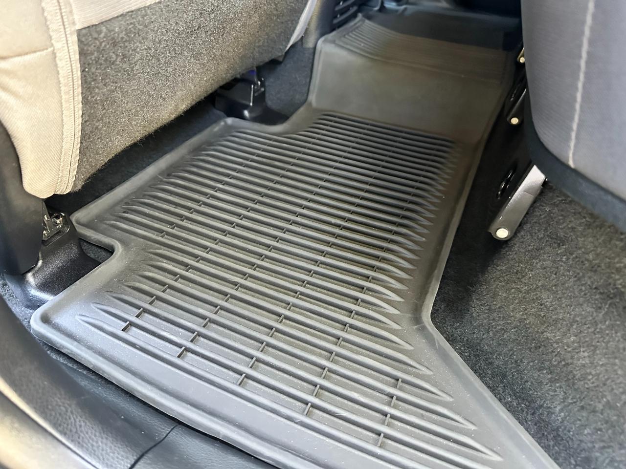 Toyota Tacoma 4WD SR Double Cab 5' Bed V6 AT (Natl) 2022