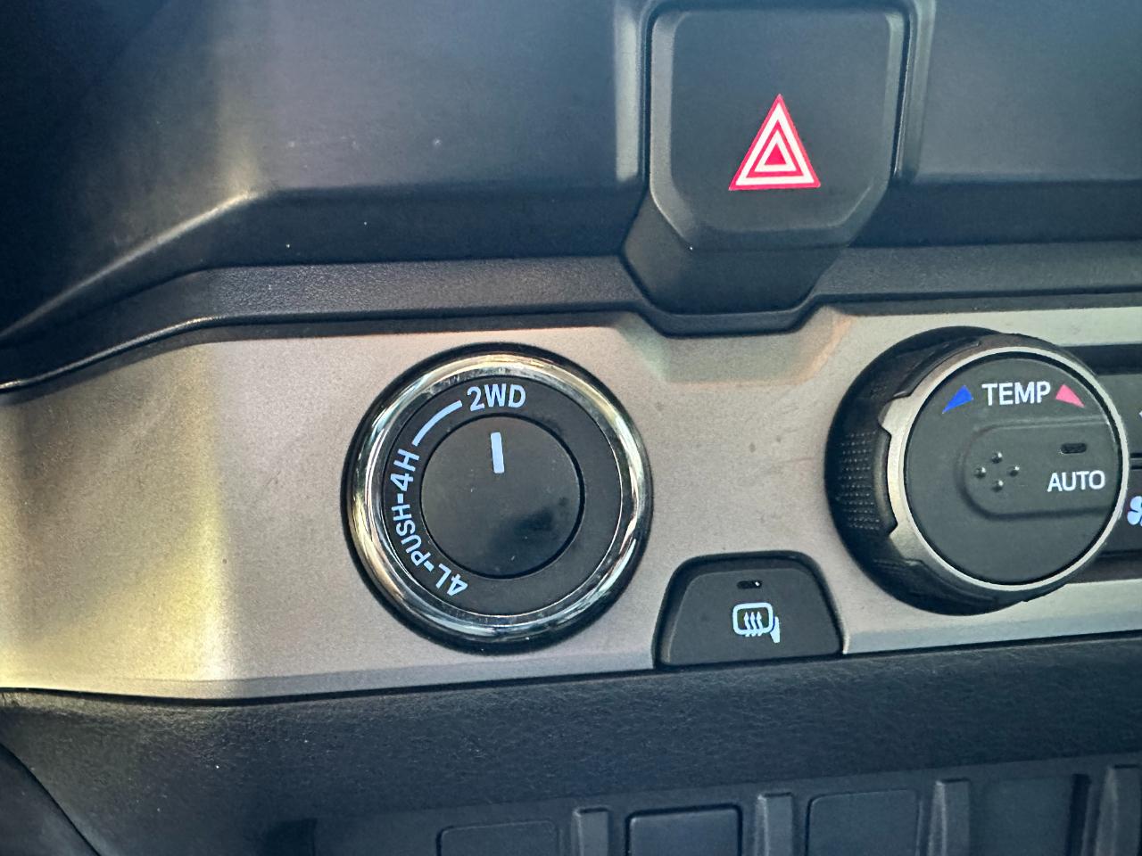 Toyota Tacoma 4WD SR Double Cab 5' Bed V6 AT (Natl) 2022
