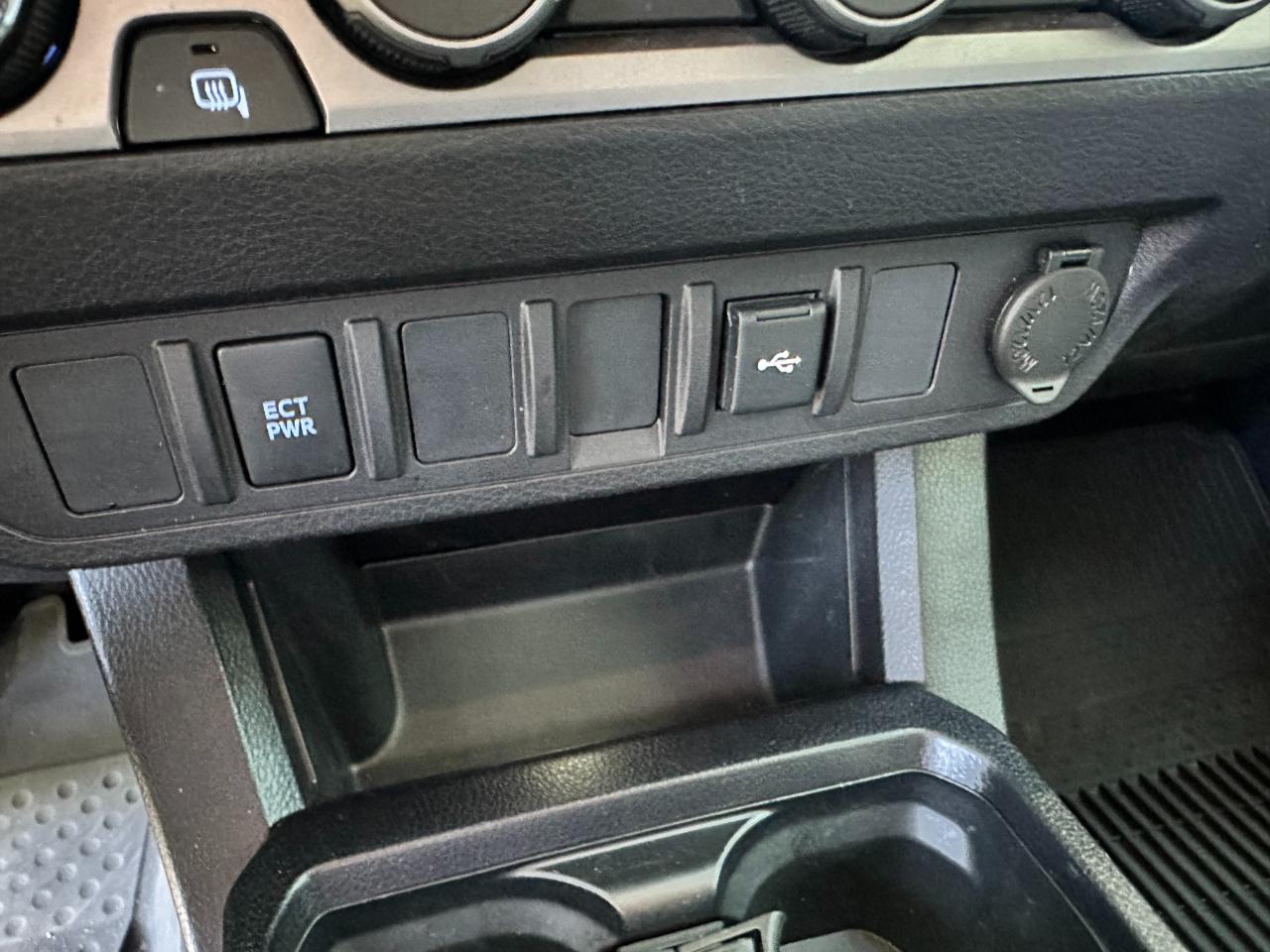 Toyota Tacoma 4WD SR Double Cab 5' Bed V6 AT (Natl) 2022