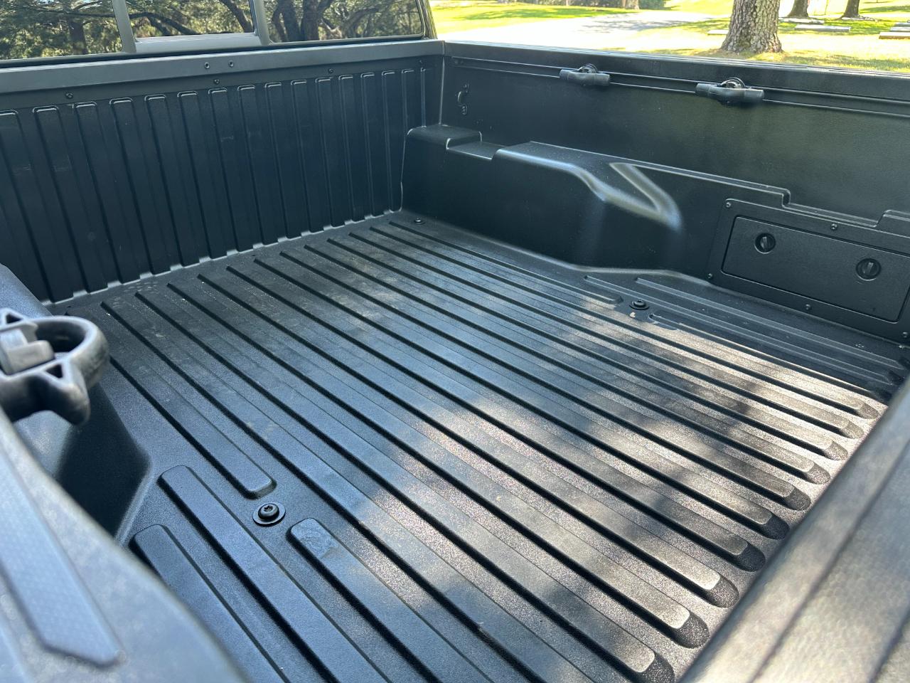 Toyota Tacoma 4WD SR Double Cab 5' Bed V6 AT (Natl) 2022