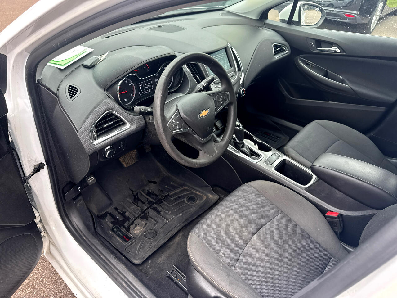 2019 Chevrolet Cruze LS photo 9