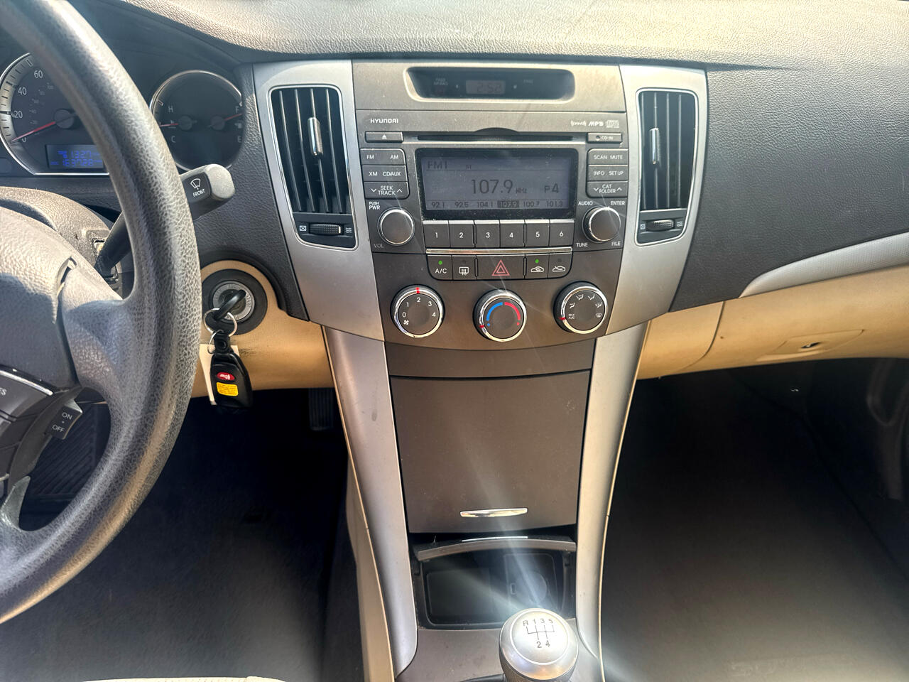 Hyundai Sonata 4dr Sdn I4 Man GLS 2010 Hyundai Sonata 4dr Sdn I4 Man GLS 2010