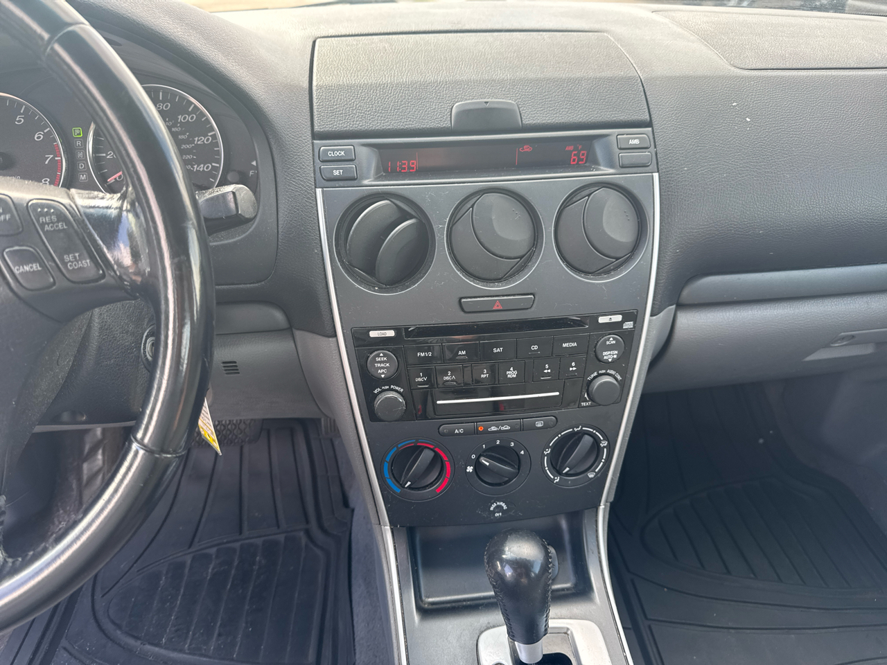 Mazda MAZDA6 4dr Sdn s Auto 2006 Mazda MAZDA6 4dr Sdn s Auto 2006