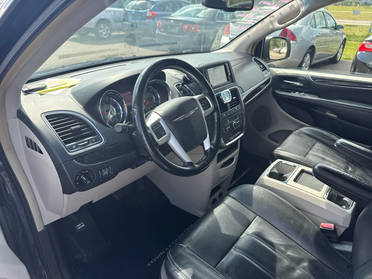 2015 Chrysler Town & Country Touring photo 7