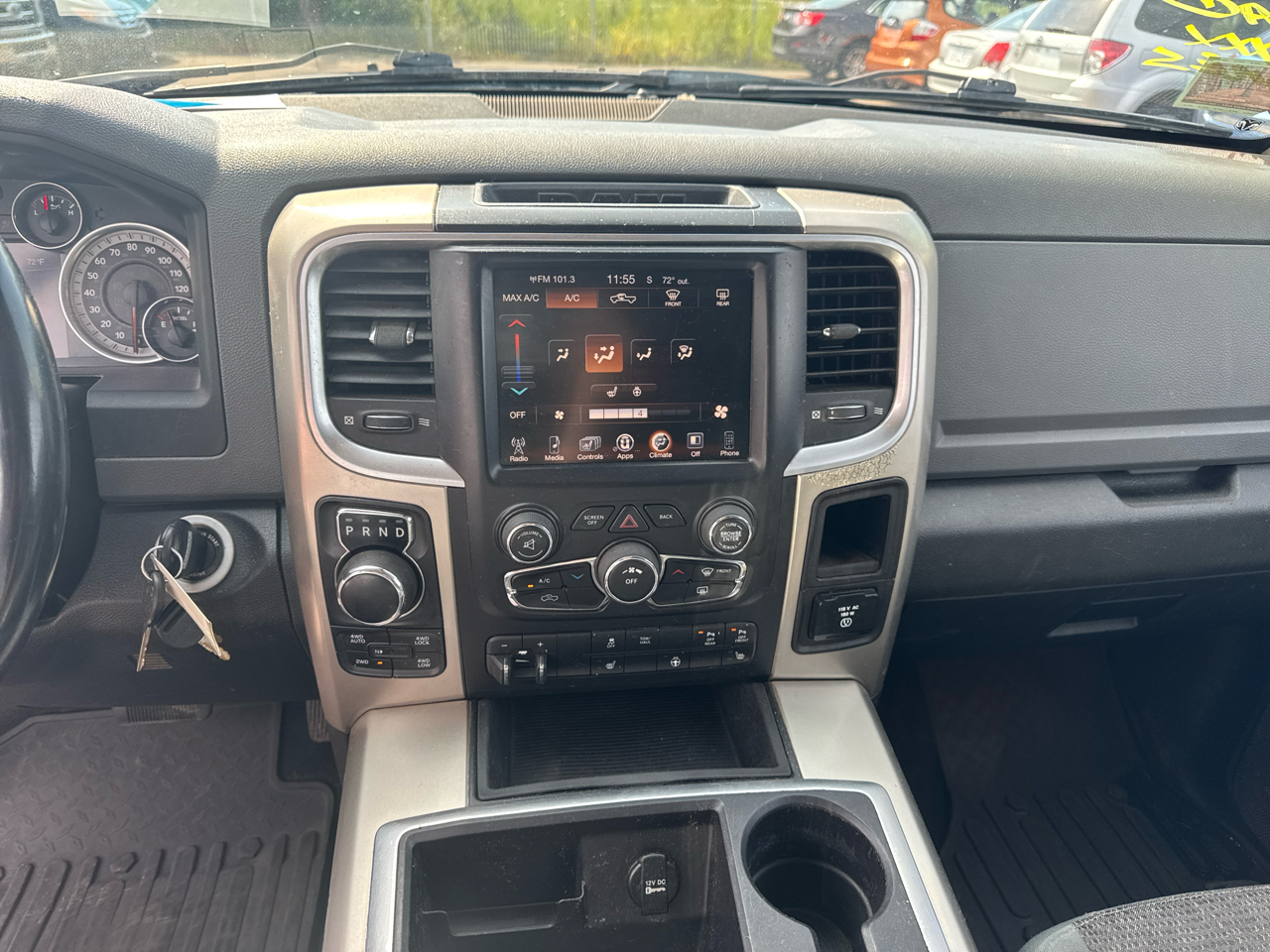 RAM 1500 4WD Quad Cab 140.5" Big Horn 2014 RAM 1500 4WD Quad Cab 140.5" Big Horn 2014